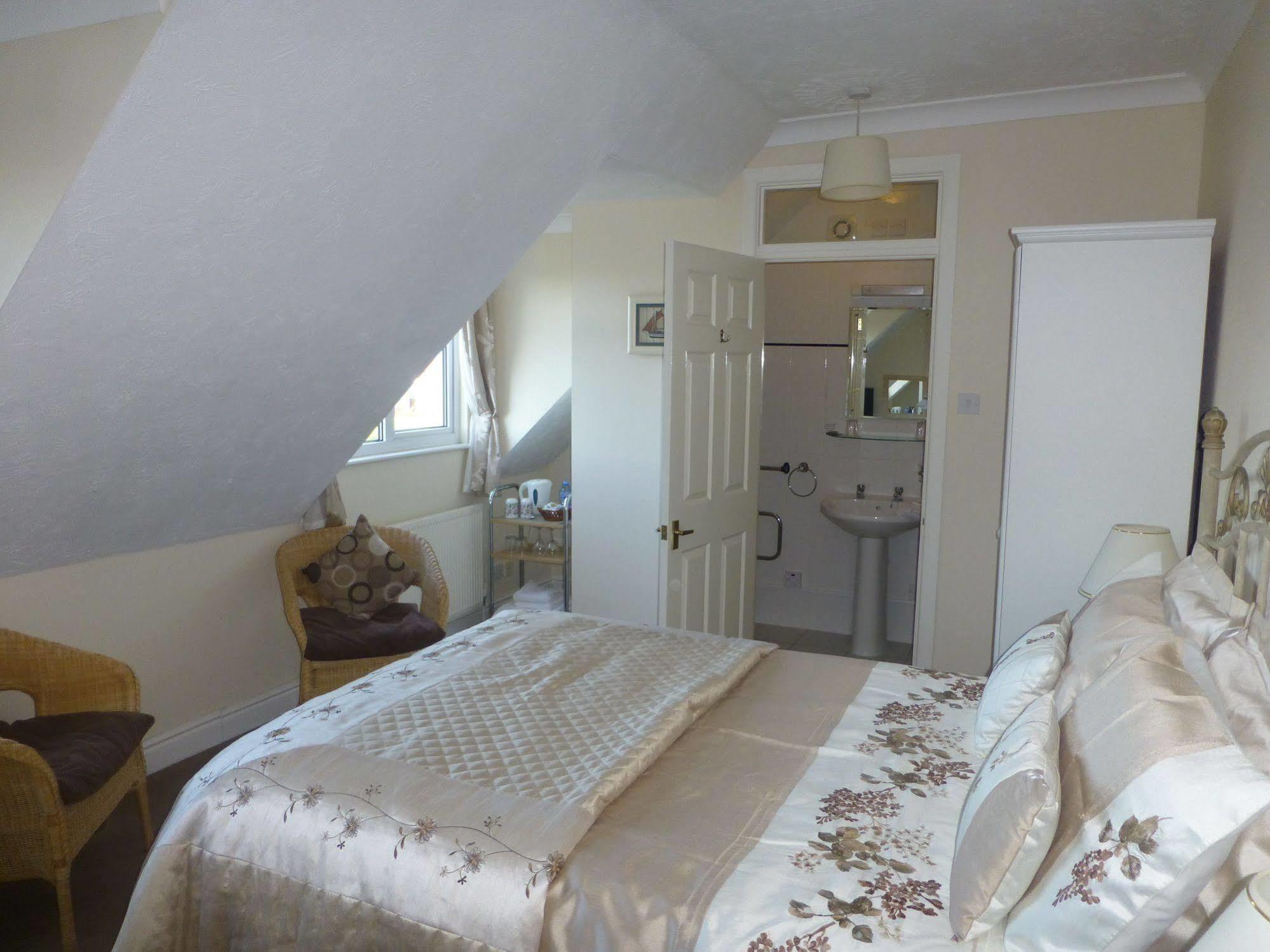 Beech Lodge Guest House New Milton Buitenkant foto